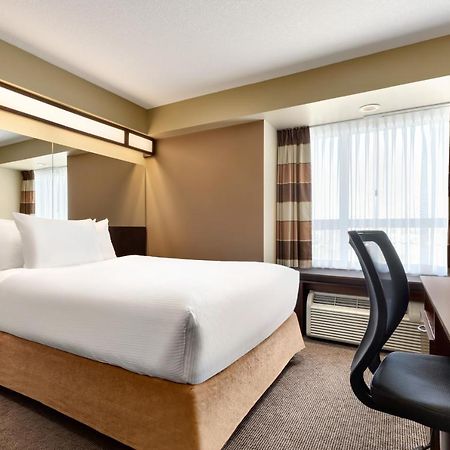 Microtel Inn & Suites By Wyndham Estevan Exterior foto