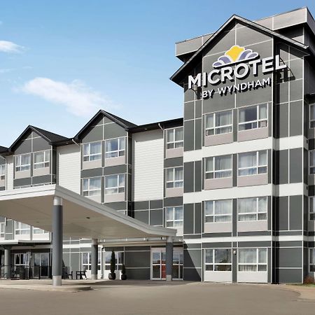 Microtel Inn & Suites By Wyndham Estevan Exterior foto