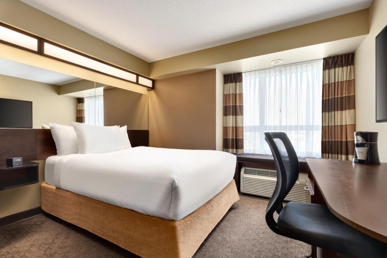 Microtel Inn & Suites By Wyndham Estevan Exterior foto