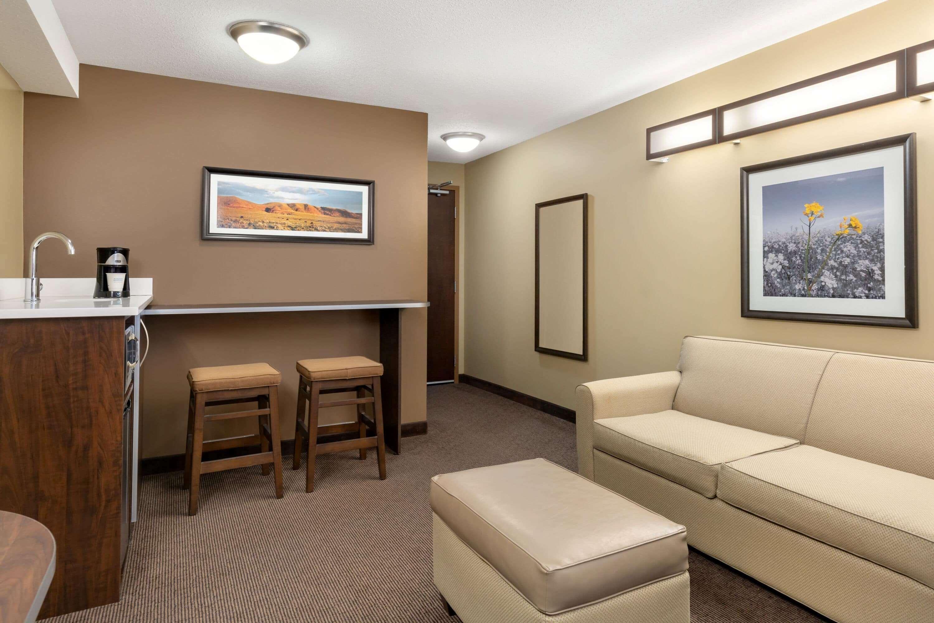 Microtel Inn & Suites By Wyndham Estevan Exterior foto