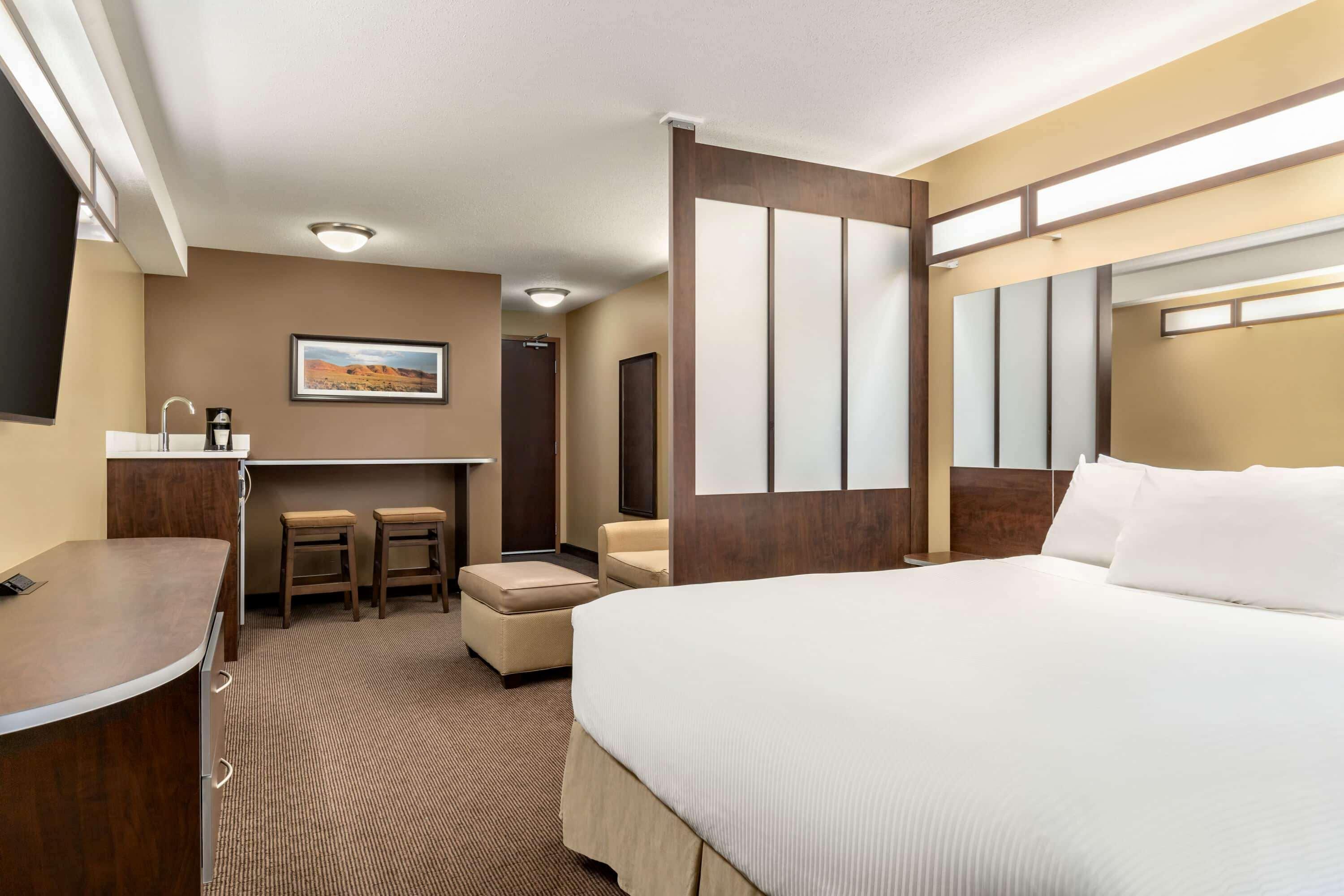 Microtel Inn & Suites By Wyndham Estevan Exterior foto