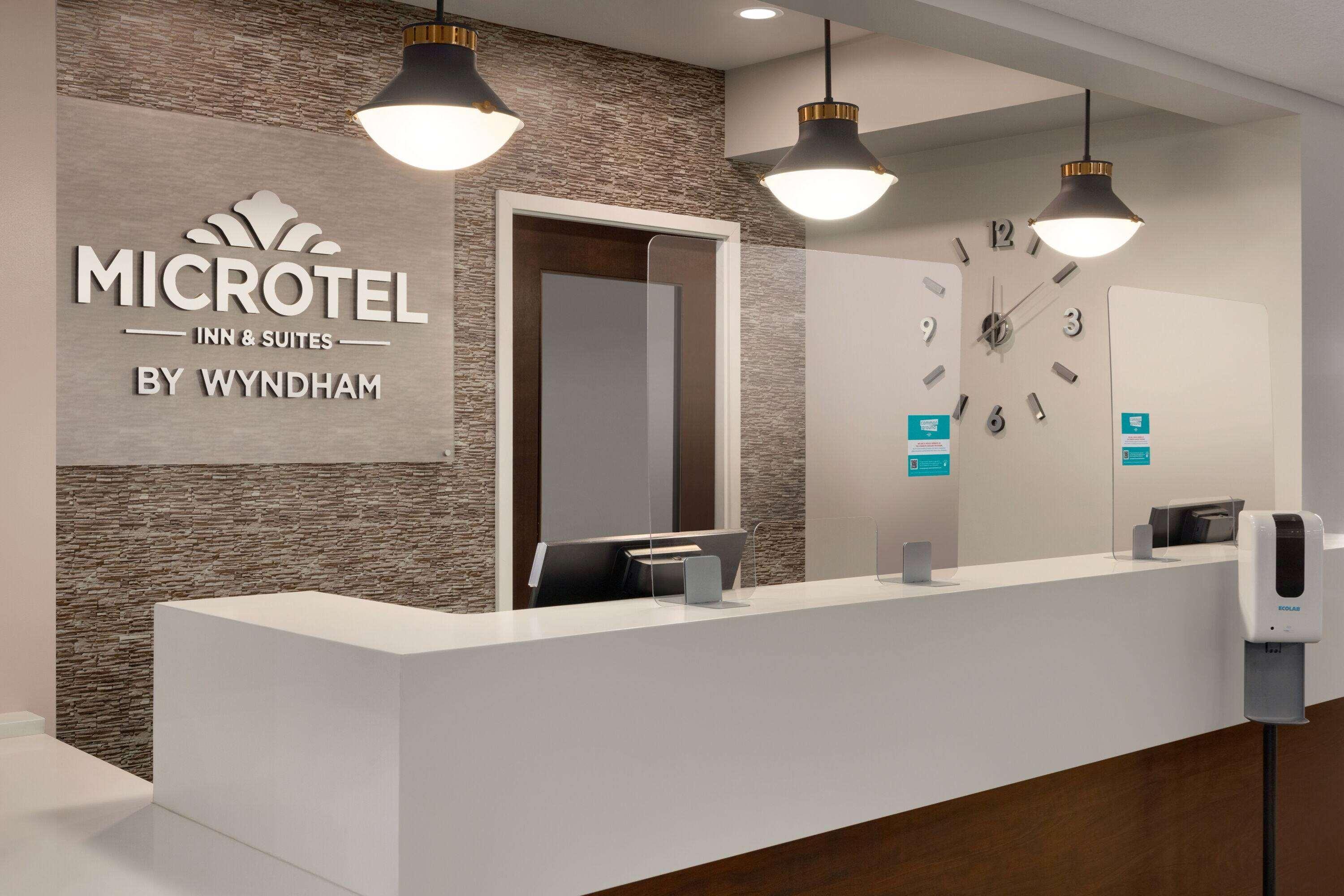 Microtel Inn & Suites By Wyndham Estevan Exterior foto